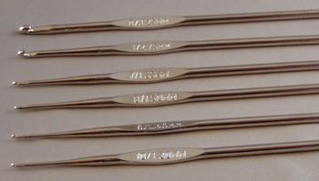 Lion Brand Crochet Hook - Size S-35 &apos;Speed Hook&apos; (19 mm) (Crochet